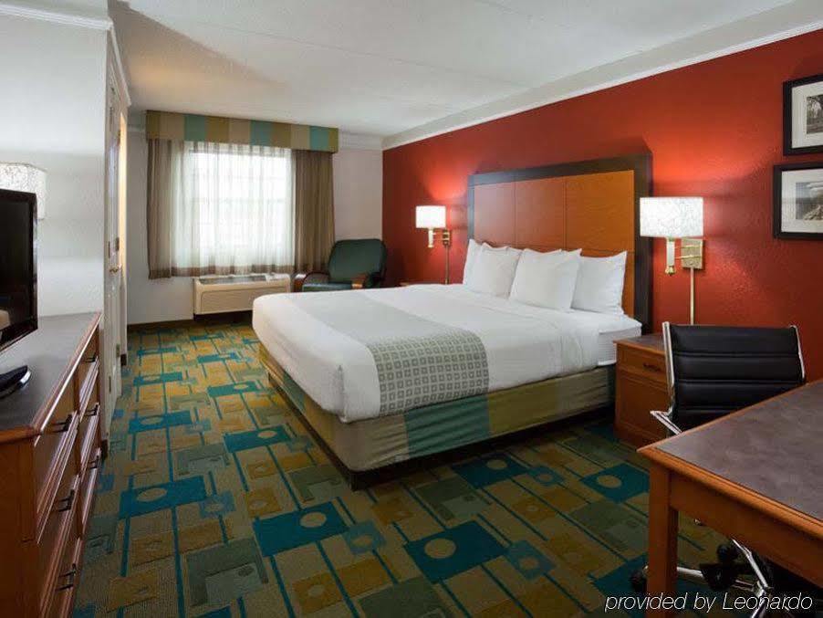 La Quinta Inn Chicago Oakbrook Terrace Exterior foto